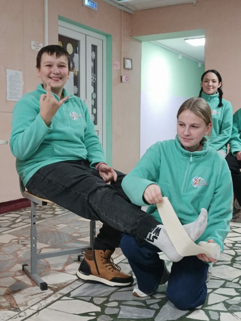 Студенты медицинского факультета провели мастер-класс для участников профильной смены Губернаторского лагеря